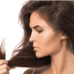 رابطه کم آبی و ریزش مو چیست؟ آیا کم آبی بدن باعث ریزش مو می شود؟