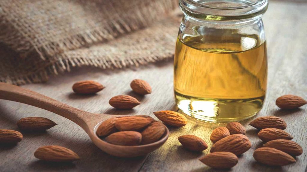 خواص روغن بادام برای موها چیست و تاثیر آن بر رشد مو چگونه است؟ خواص روغن بادام برای موها چیست و تاثیر آن بر رشد مو چگونه است؟