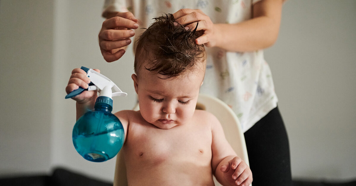 علت ریزش مو در کودکان چیست؟ آشنایی با علل و درمان آنها