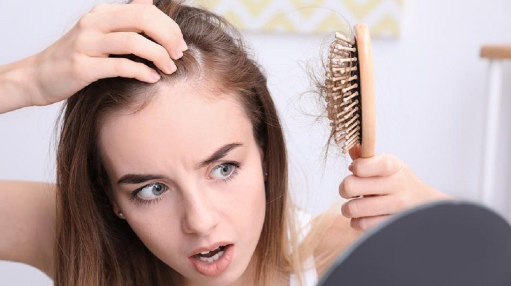 رابطه کاهش وزن با ریزش مو چیست؟ ارتباط نگران کننده کاهش وزن با ریزش مو